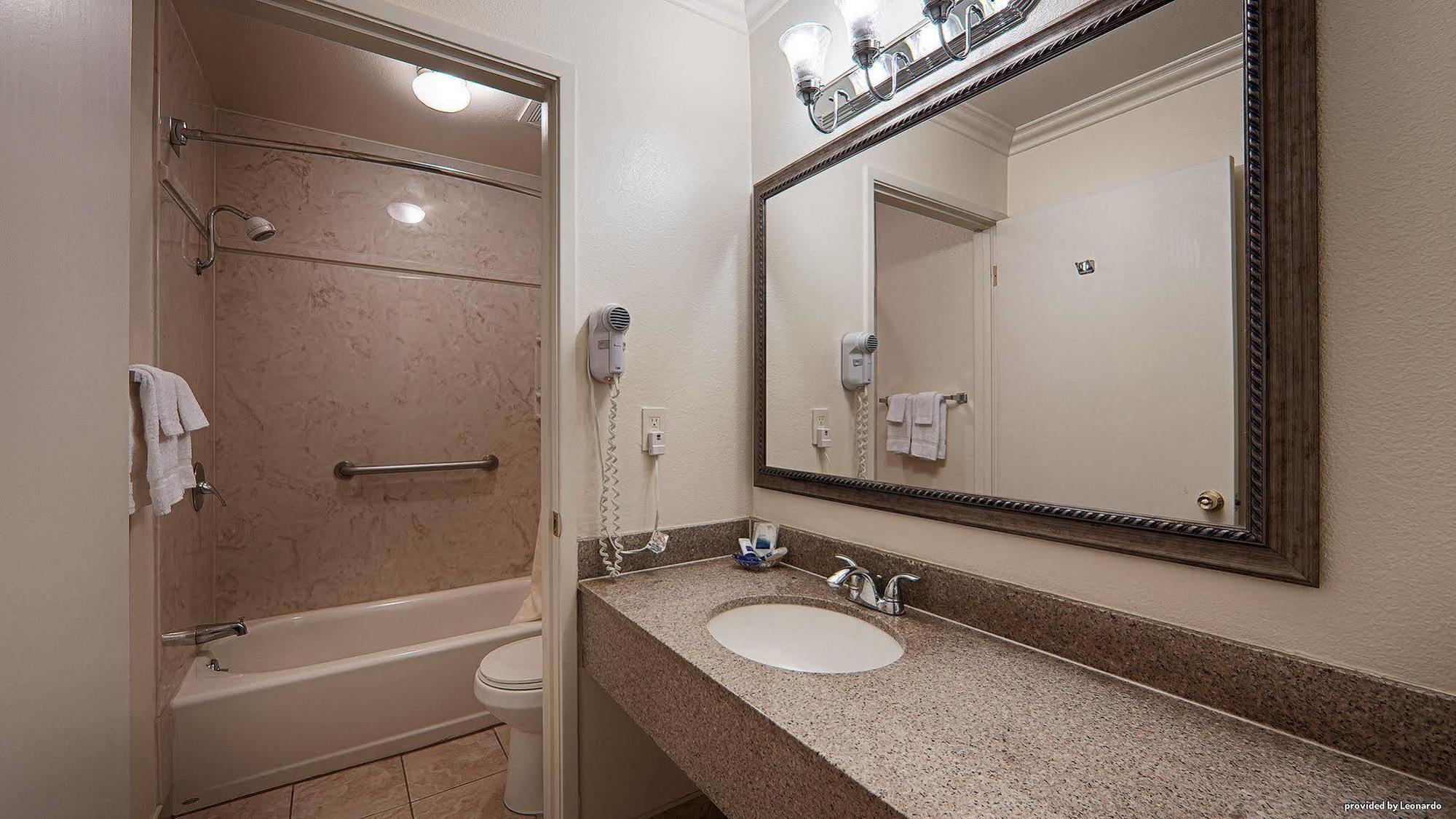 Surestay Hotel By Best Western Холлистер Экстерьер фото